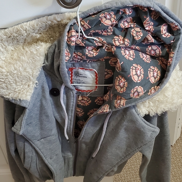 Fall Clothing - Picture 11 of 16